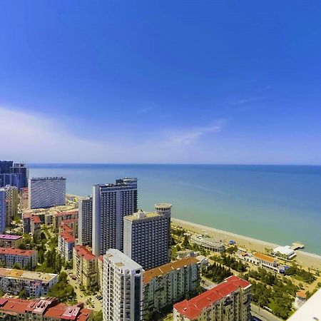 Luxury Beach Front Hotel Batumi Bagian luar foto