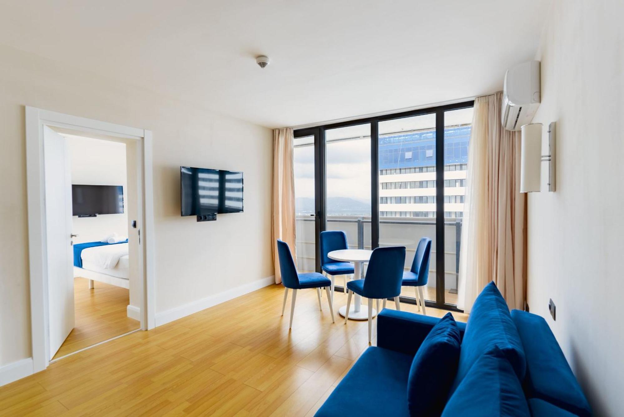 Luxury Beach Front Hotel Batumi Bagian luar foto