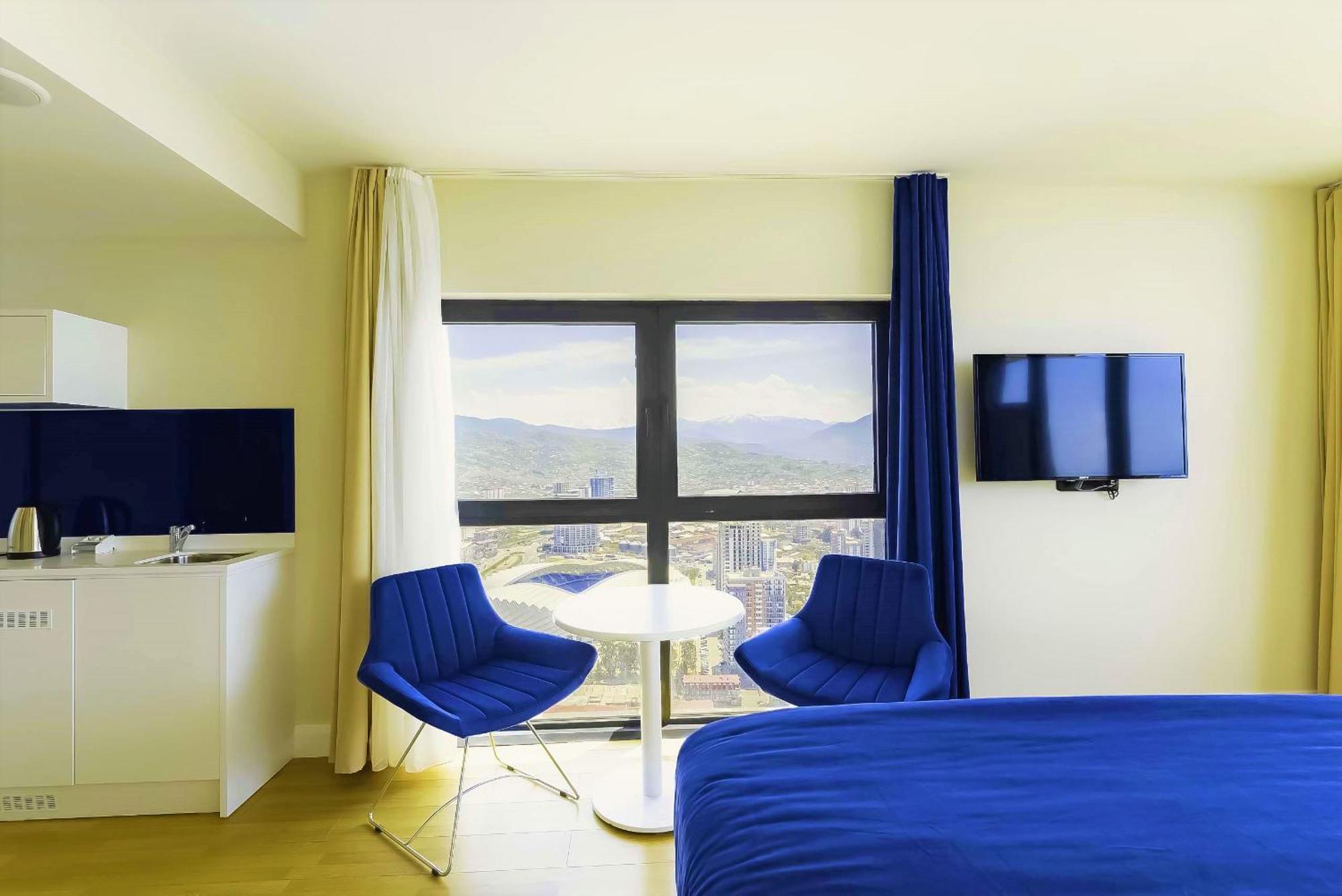 Luxury Beach Front Hotel Batumi Bagian luar foto