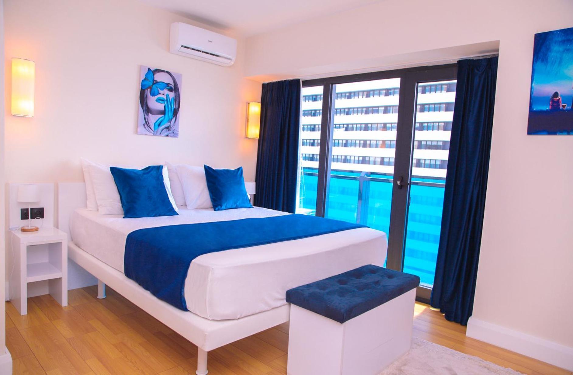 Luxury Beach Front Hotel Batumi Bagian luar foto