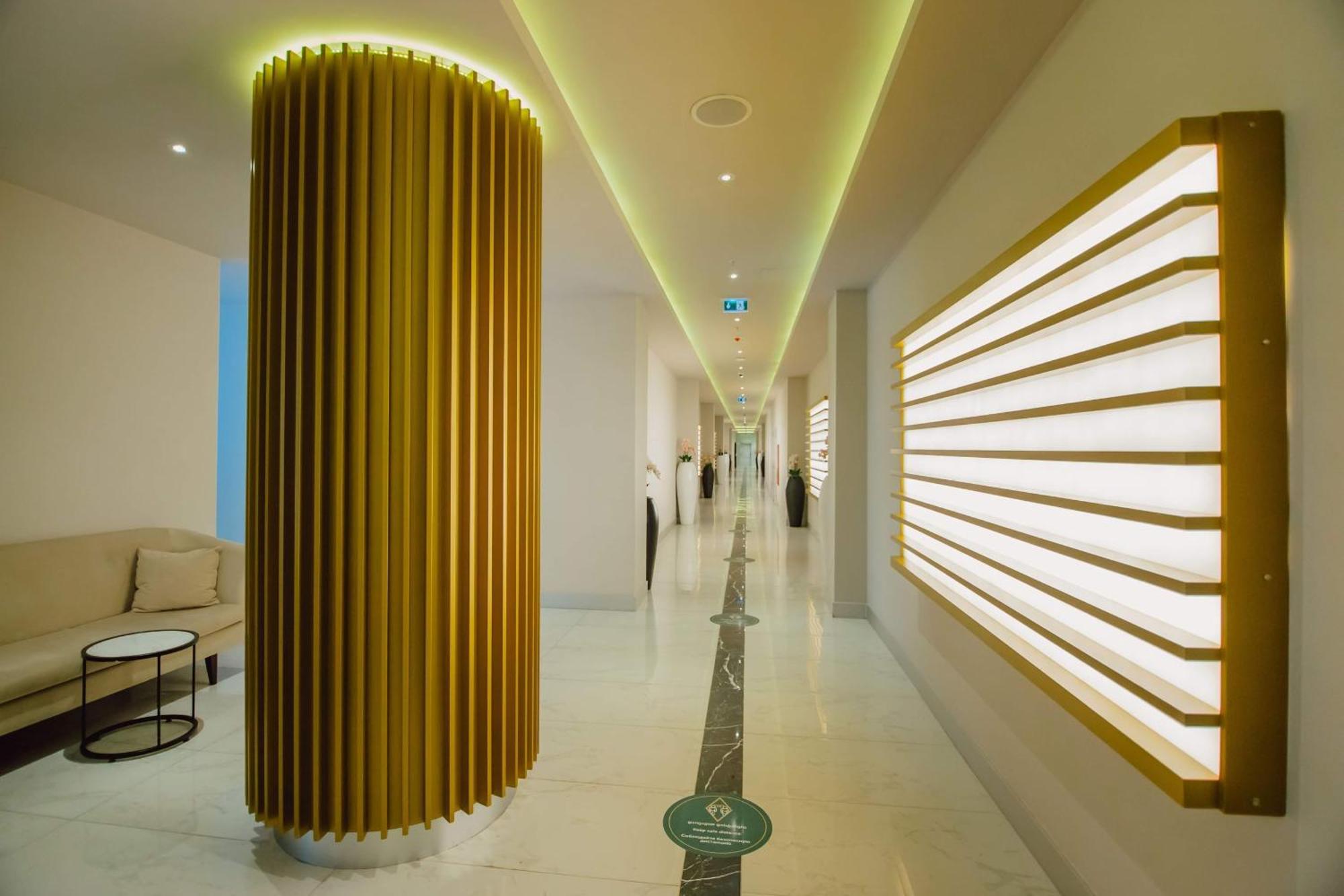Luxury Beach Front Hotel Batumi Bagian luar foto