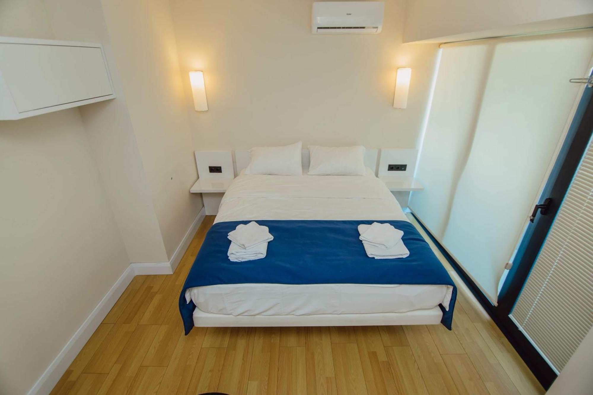 Luxury Beach Front Hotel Batumi Bagian luar foto
