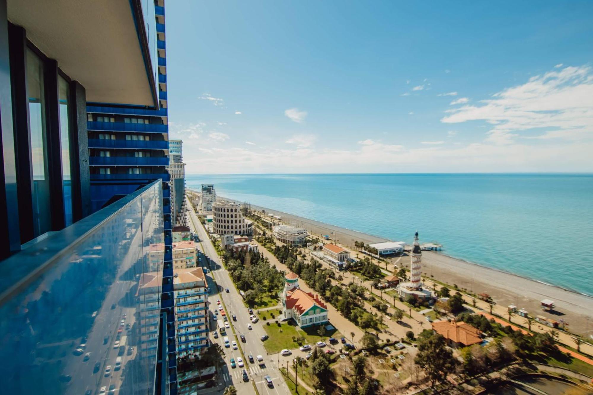 Luxury Beach Front Hotel Batumi Bagian luar foto