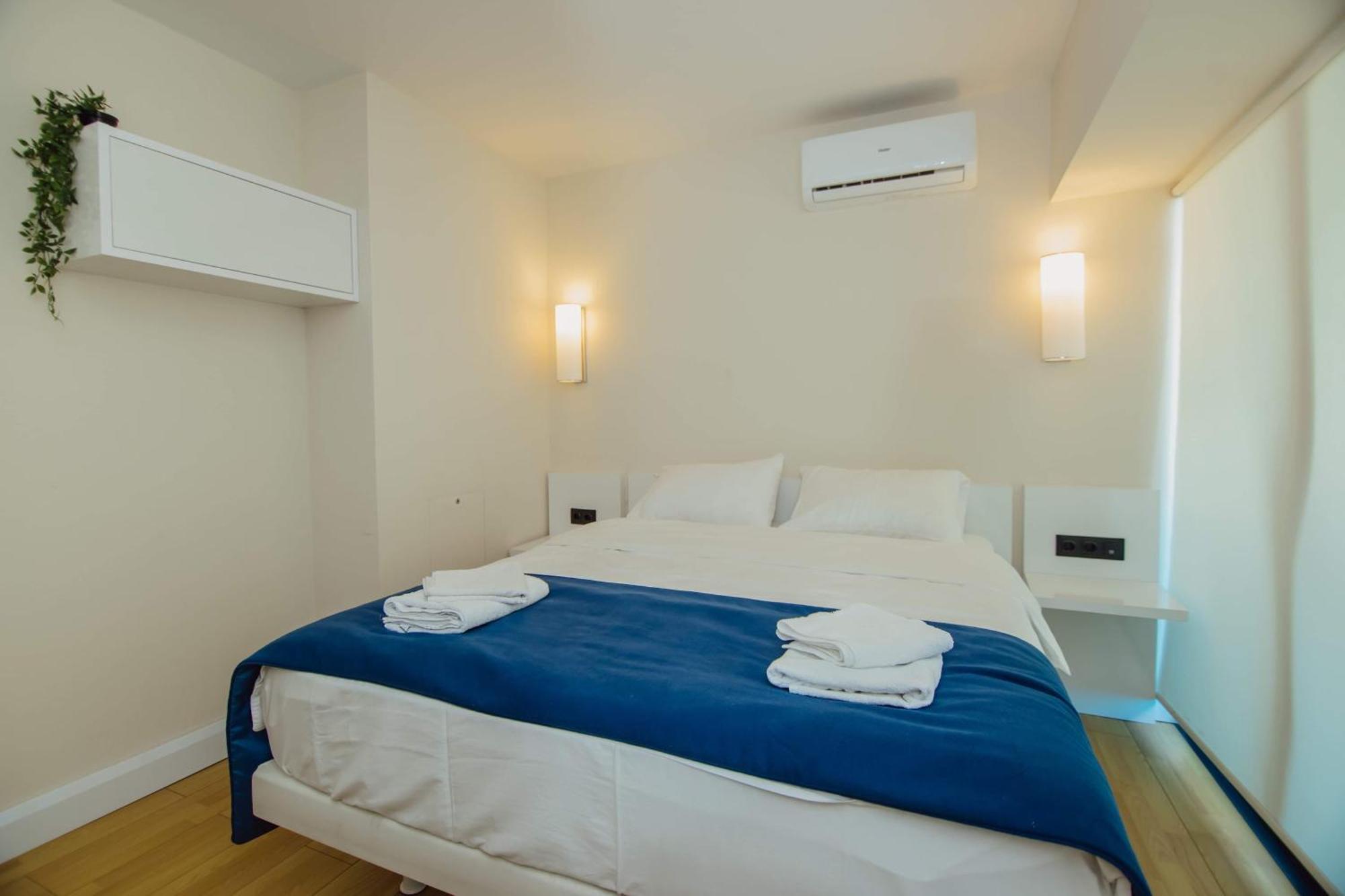 Luxury Beach Front Hotel Batumi Bagian luar foto