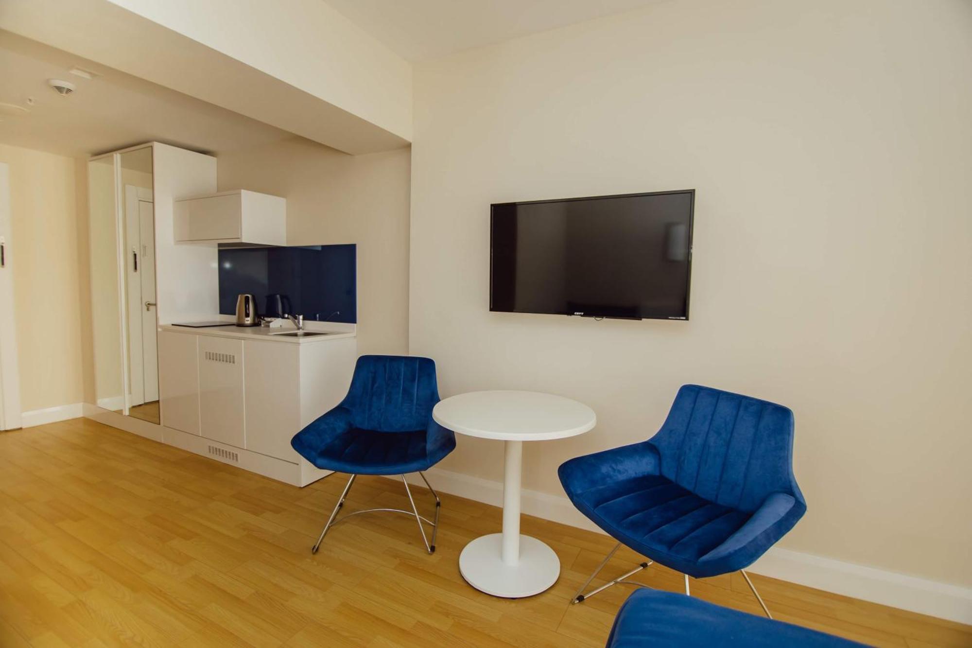 Luxury Beach Front Hotel Batumi Bagian luar foto